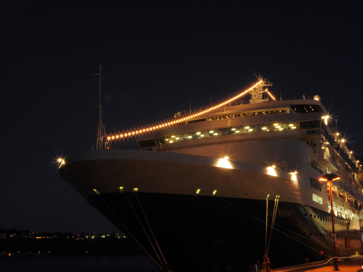 cruise ship quebec city at night